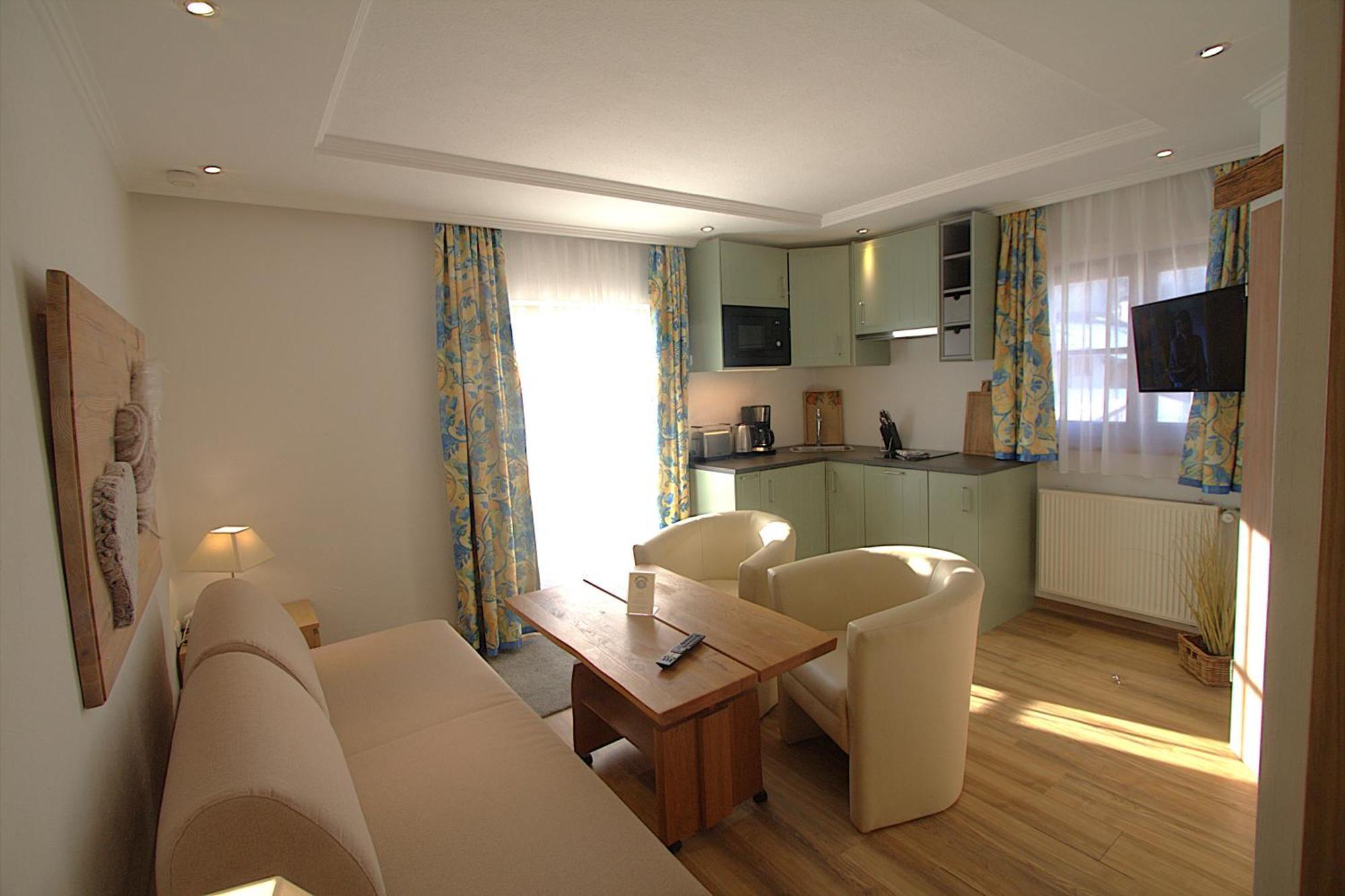 Haus Sonnenschein Hotel Грайнау Екстериор снимка